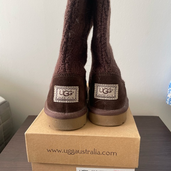 UGG Kids Classic Cardi Cabled Knit Boots - Y3 - Picture 3 of 6